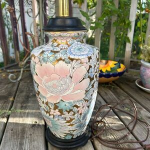 Hand painted floral on gold Asian cloisonne style chinoiserie lamp